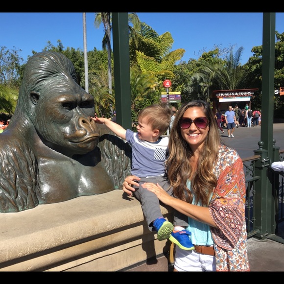 Meet your Posher, Julie - Picture 1 of 1